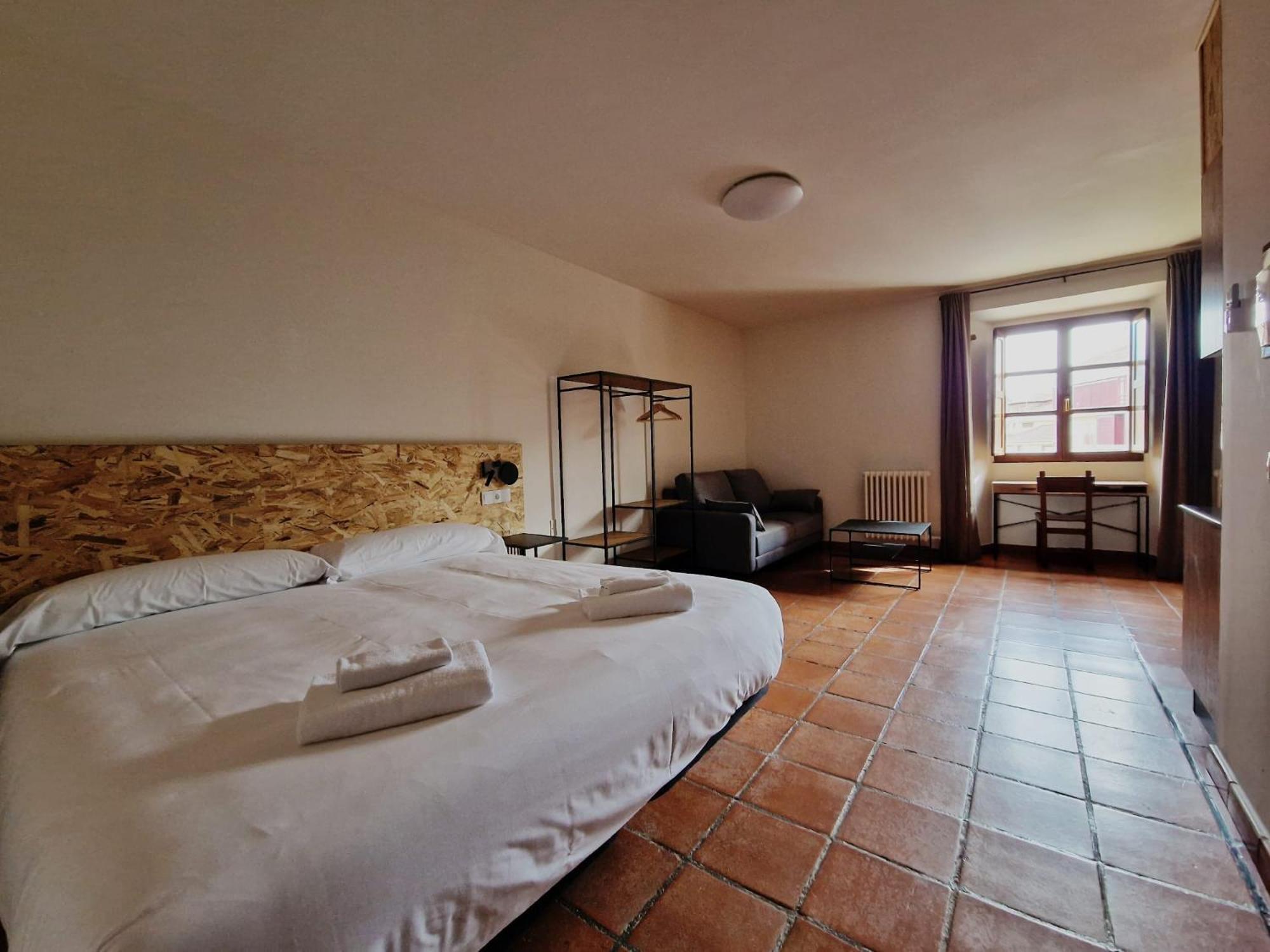 Hotel Y Albergue Real Fabrica De Ezcaray Bagian luar foto